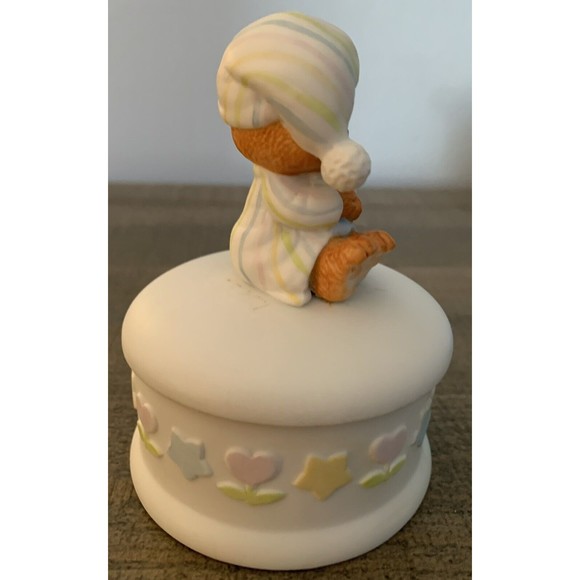 Teddy Beddy Bear Porcelain Round Trinket Jewelry Box with Cover 1982 Enesco - Picture 6 of 13
